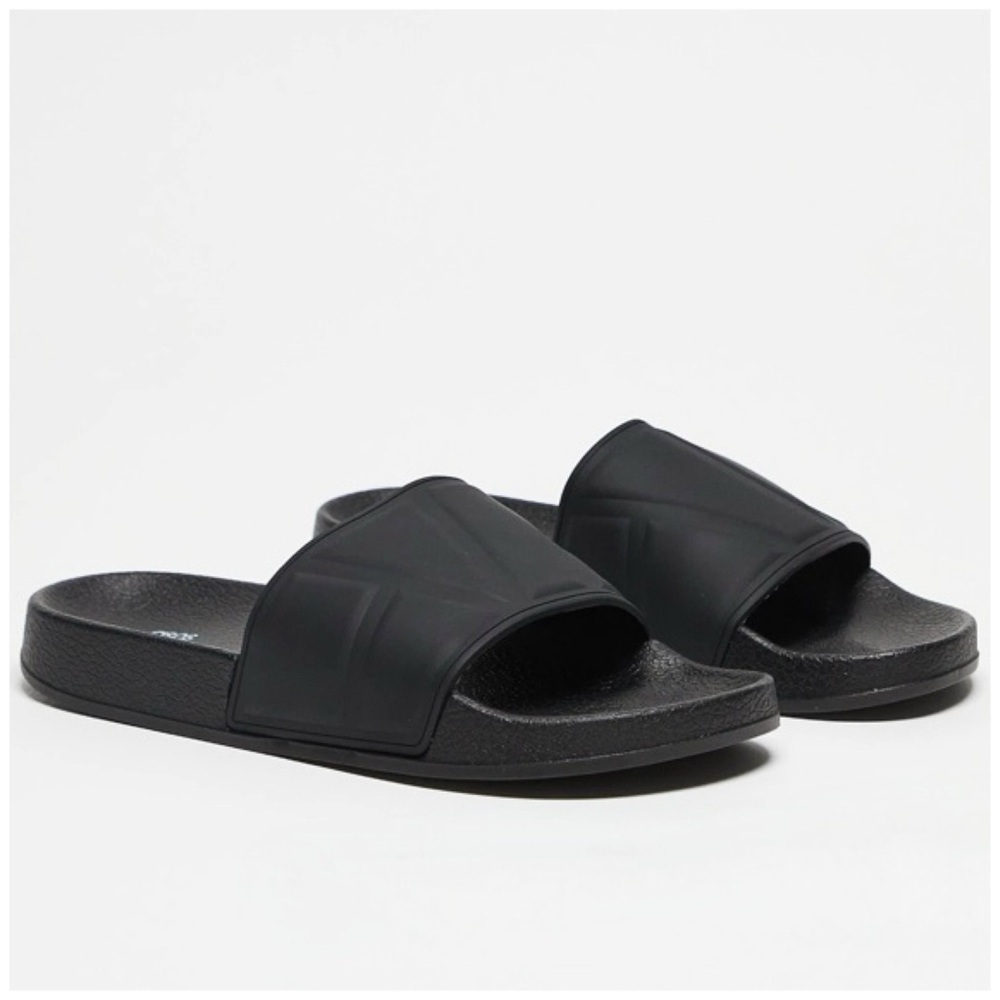 ASOS DESIGN • Sliders In Black • Men’s Size 13